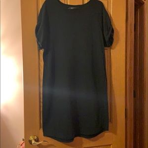 Under Armour dress size XL